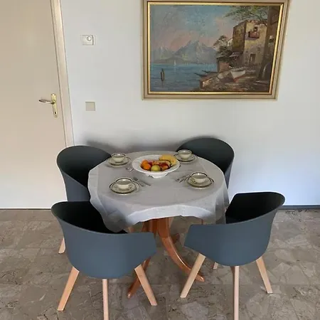 Апартаменты Maggiore- Casa Roccia-ferienwohnung In Pino Sulla Sponda Pino Lago Maggiore